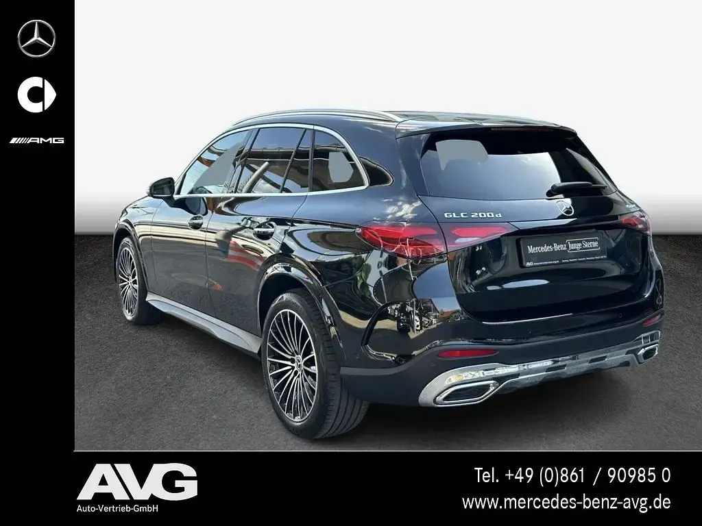 Gebraucht Mercedes GLC200 AMG 163 PS (119 kW) 2026 Lack obsidianschwarz SUV