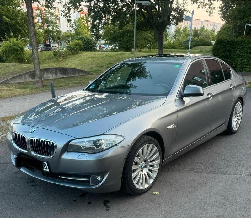 Grau Gebraucht 2011 BMW 530 Limousine | 15.400 € (Etwas zu teuer) - Bild 1/4