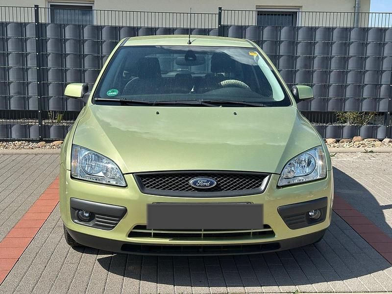 Second-hand Ford Focus 110 CP (80 kW) 2007 Verde Hatchback