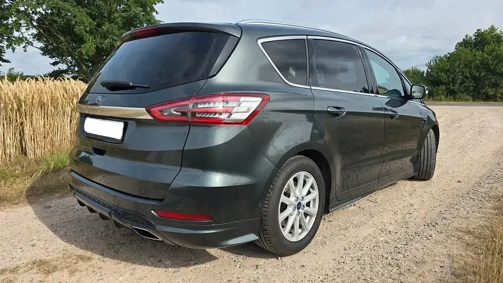 Gebraucht Ford S-MAX Titanium 241 PS (177 kW) 2017 Grün Van / Kleinbus
