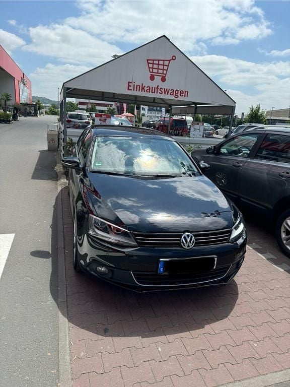 Gebraucht VW Jetta Highline 200 PS (147 kW) 2011 Schwarz Limousine