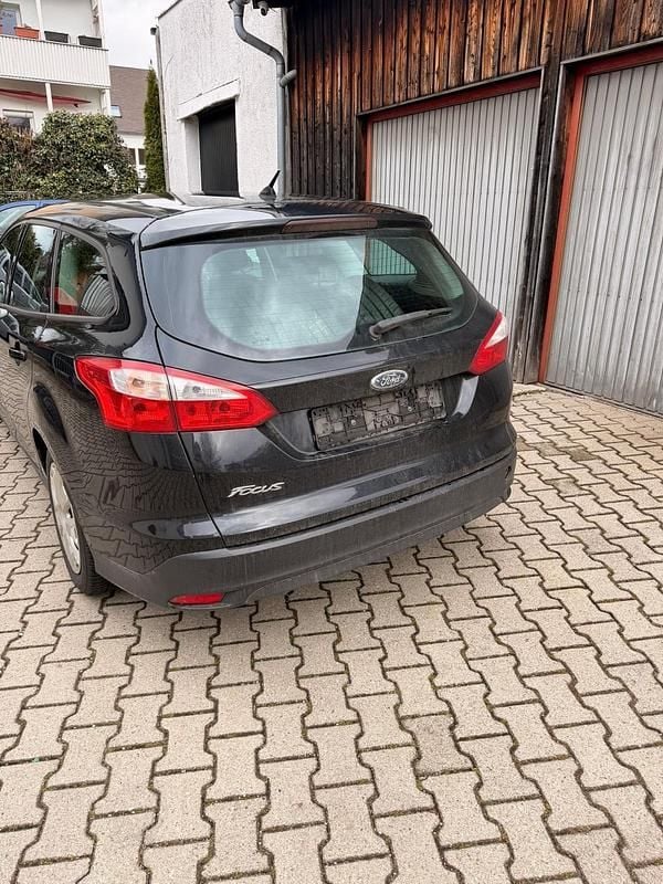 Gebraucht Ford Focus 116 PS (85 kW) 2011 Blau Kombi