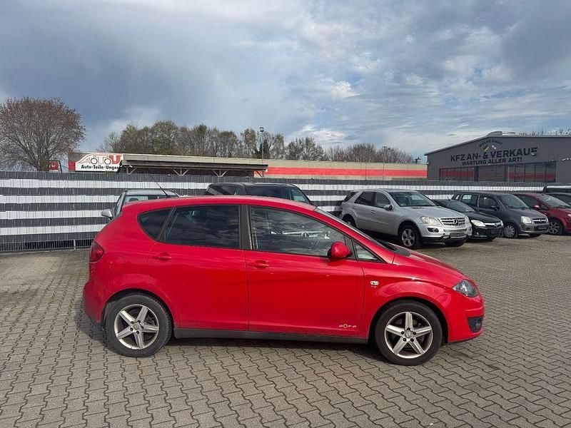 Gebraucht Seat Altea Copa 105 PS (77 kW) 2012 Rot Limousine