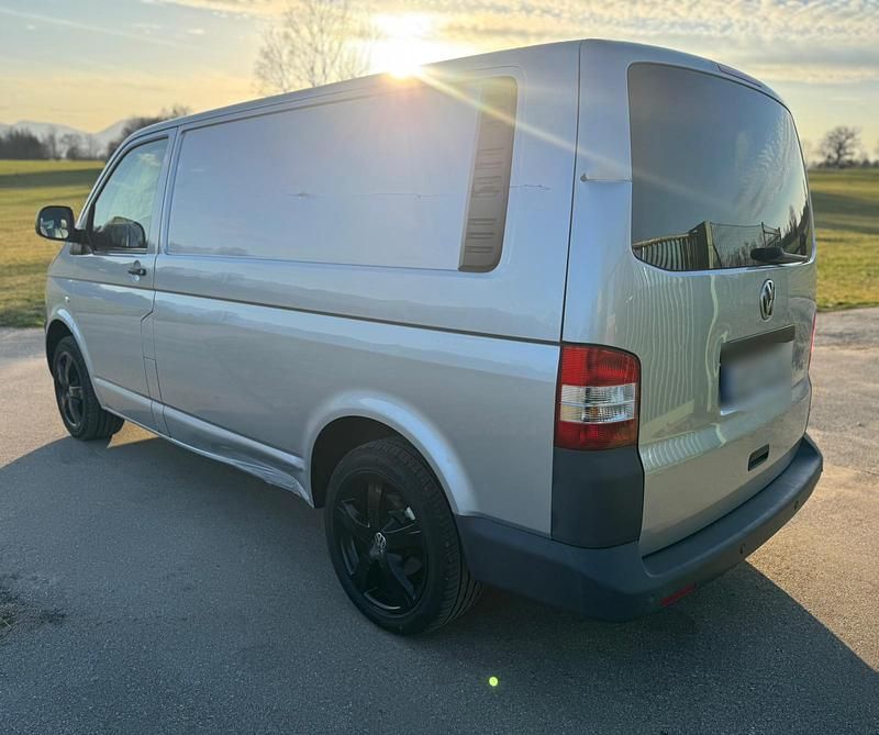 Gebraucht VW Transporter 140 PS (102 kW) 2010 Silber Van