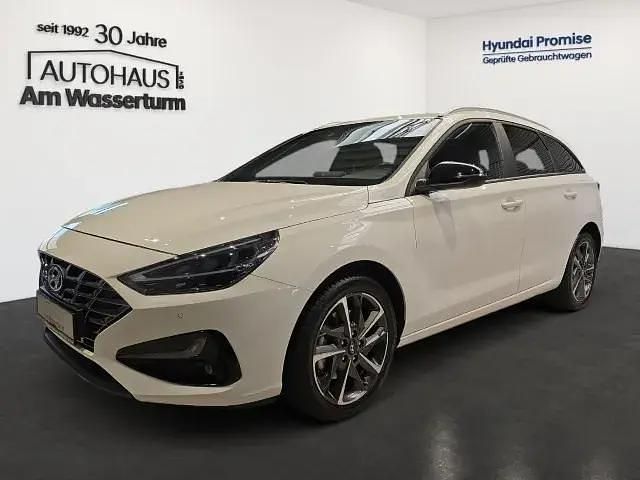 Serenity white / mic Gebraucht 2024 Hyundai i30 GO! Kombi | 22.999 € (Fairer Preis) - Bild 1/4