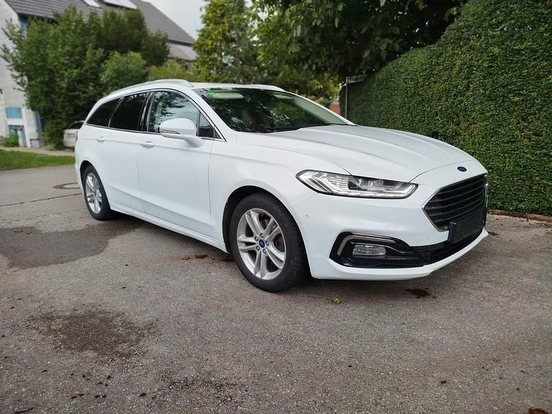 Weiß Gebraucht 2019 Ford Mondeo Titanium Kombi | 13.500 € (Superpreis) - Bild 1/4