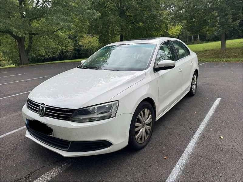 Weiß Gebraucht 2013 VW Jetta Comfortline Limousine | 4.000 € (Superpreis) - Bild 1/4
