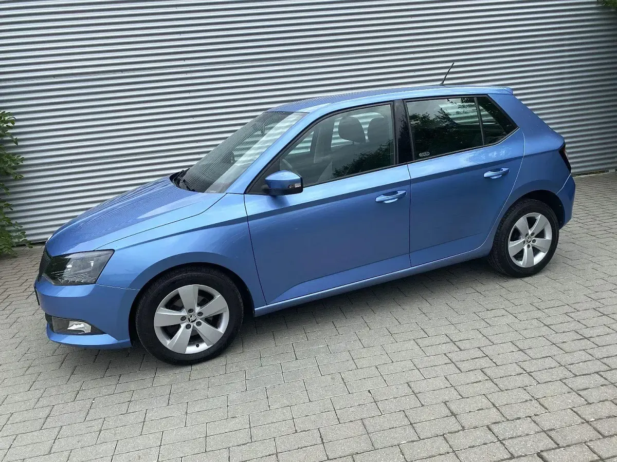 Gebraucht Skoda Fabia Ambition 90 PS (66 kW) 2014 Blau Kleinwagen