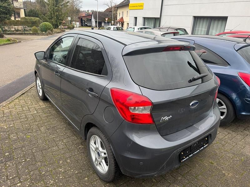Second-hand Ford Ka Plus 86 CP (63 kW) 2017 Gri Hatchback