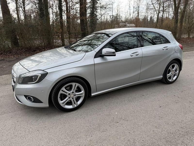 Gebraucht Mercedes A200 156 PS (114 kW) 2014 Silber Limousine