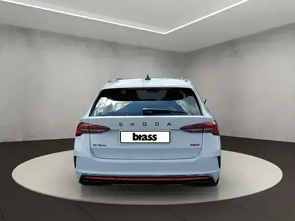 Gebraucht Skoda Octavia RS 265 PS (194 kW) 2025 Moonweiß perleffekt Kombi