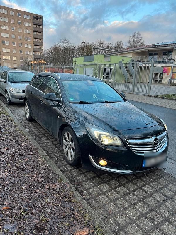 Gebraucht Opel Insignia 140 PS (102 kW) 2014 Schwarz Kombi