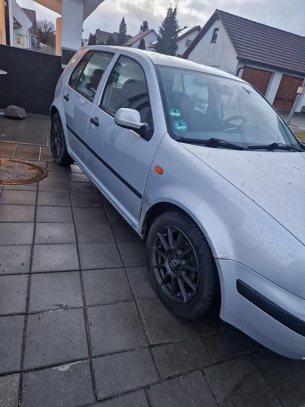 Gebraucht VW Golf III 75 PS (55 kW) 1999 Silber Kleinwagen