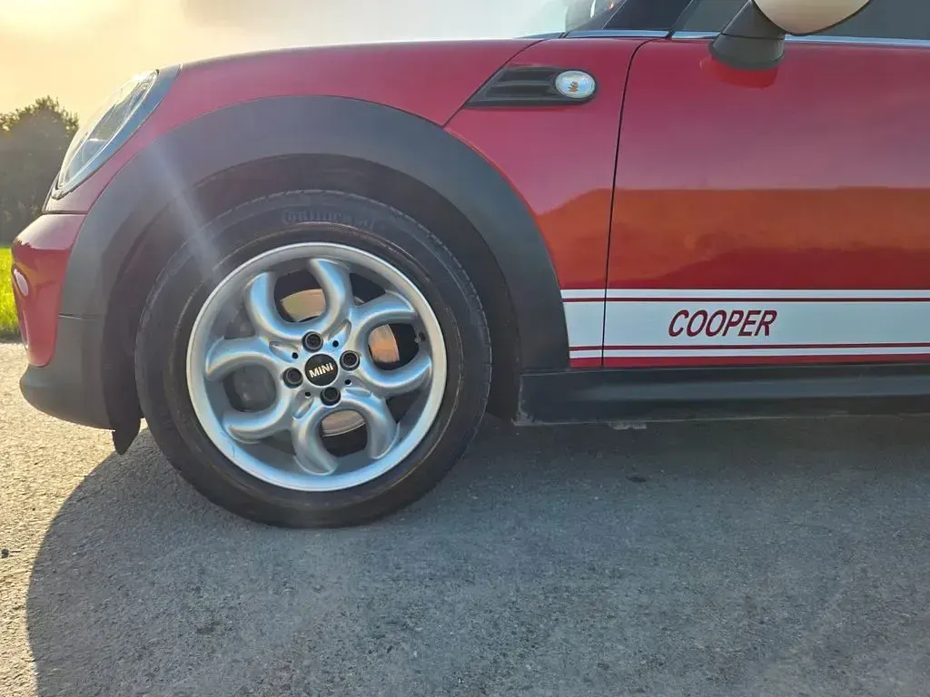 Gebraucht Mini Cooper D 111 PS (81 kW) 2014 Rot Kleinwagen