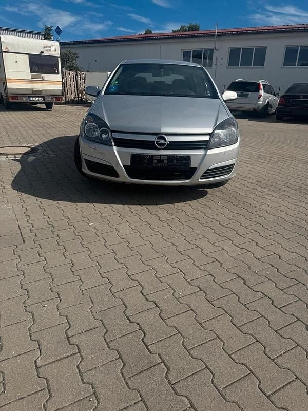 Silber Gebraucht 2004 Opel Astra Kombi | 1.000 € (Guter Preis) - Bild 1/4