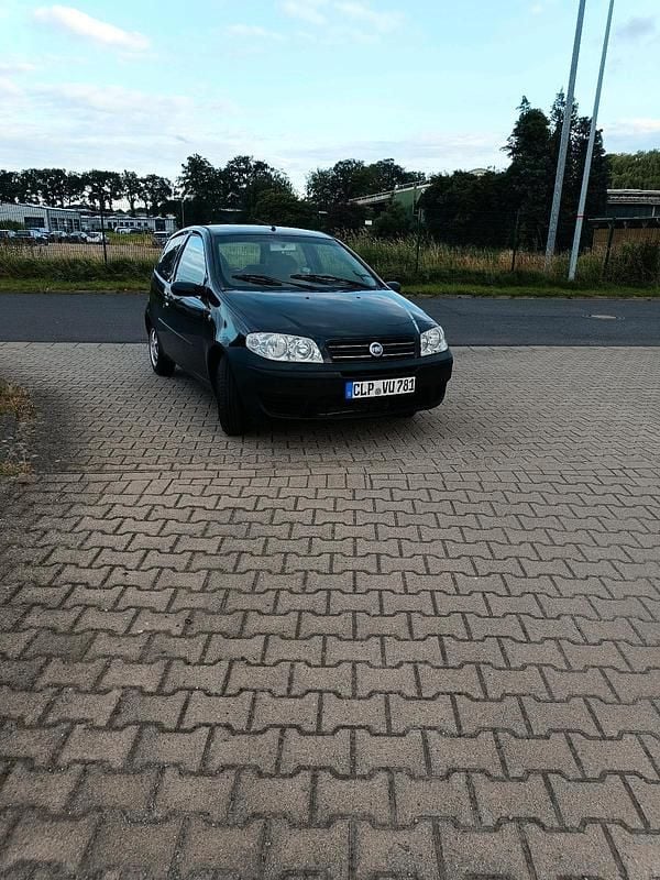 Schwarz Gebraucht 2004 Fiat Punto Kleinwagen | 1.450 € (Superpreis) - Bild 1/4