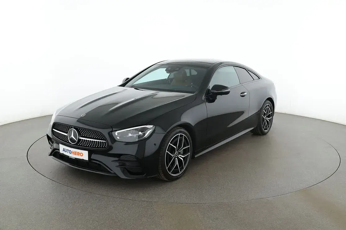 Gebraucht Mercedes E220 AMG line 194 PS (142 kW) 2022 Coupé