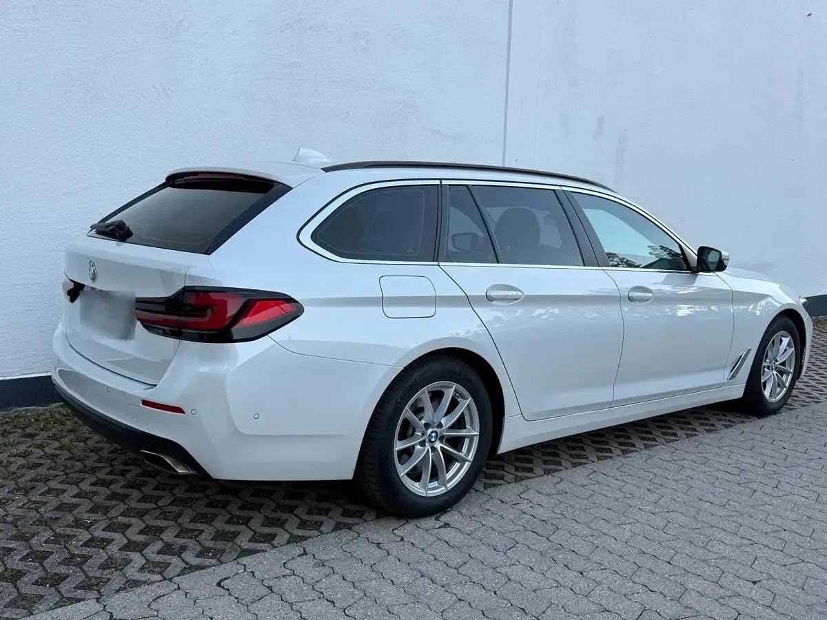 Gebraucht BMW 530 286 PS (210 kW) 2022 Weiß Kombi