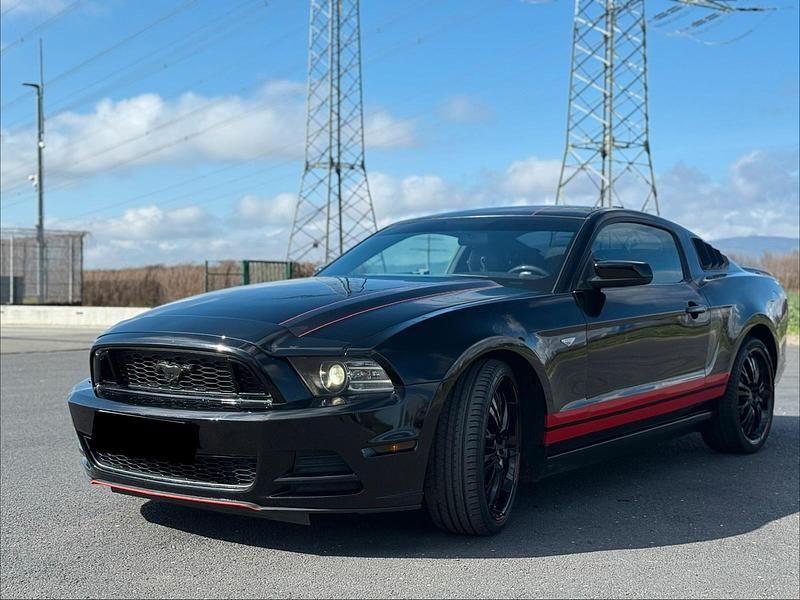 Gebraucht Ford Mustang Premium 309 PS (227 kW) 2013 Schwarz Coupé