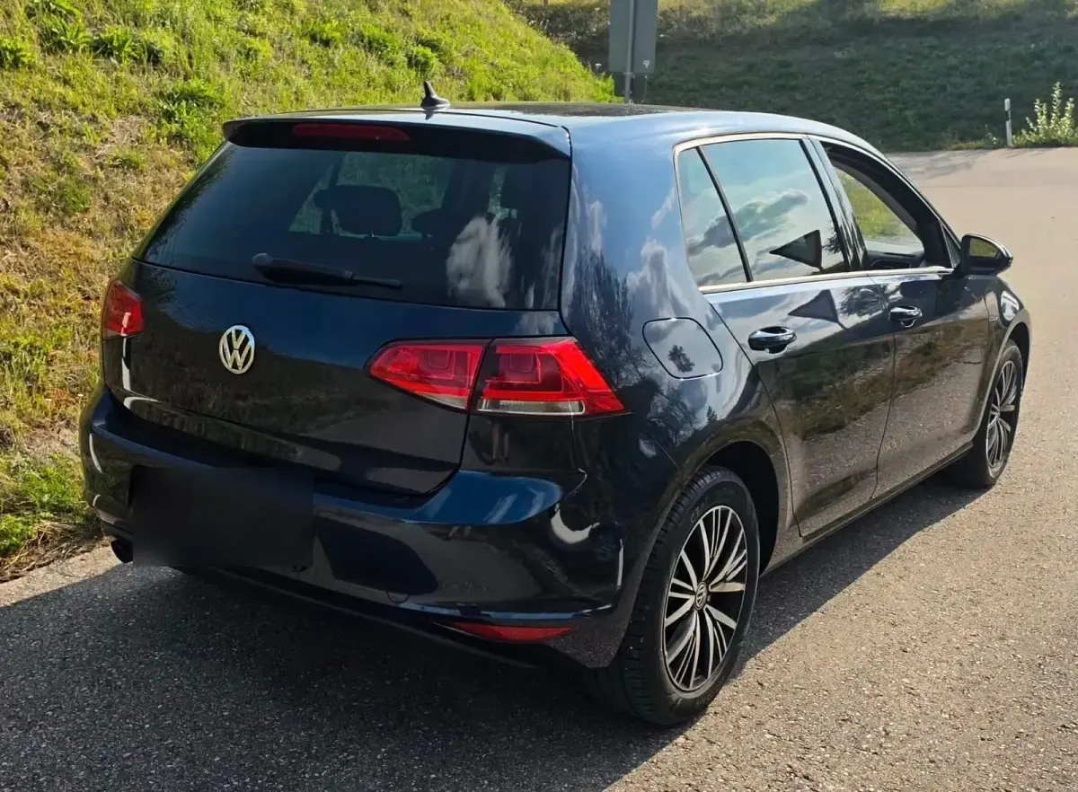 Gebraucht VW Golf VII 110 PS (80 kW) 2015 Blau Limousine