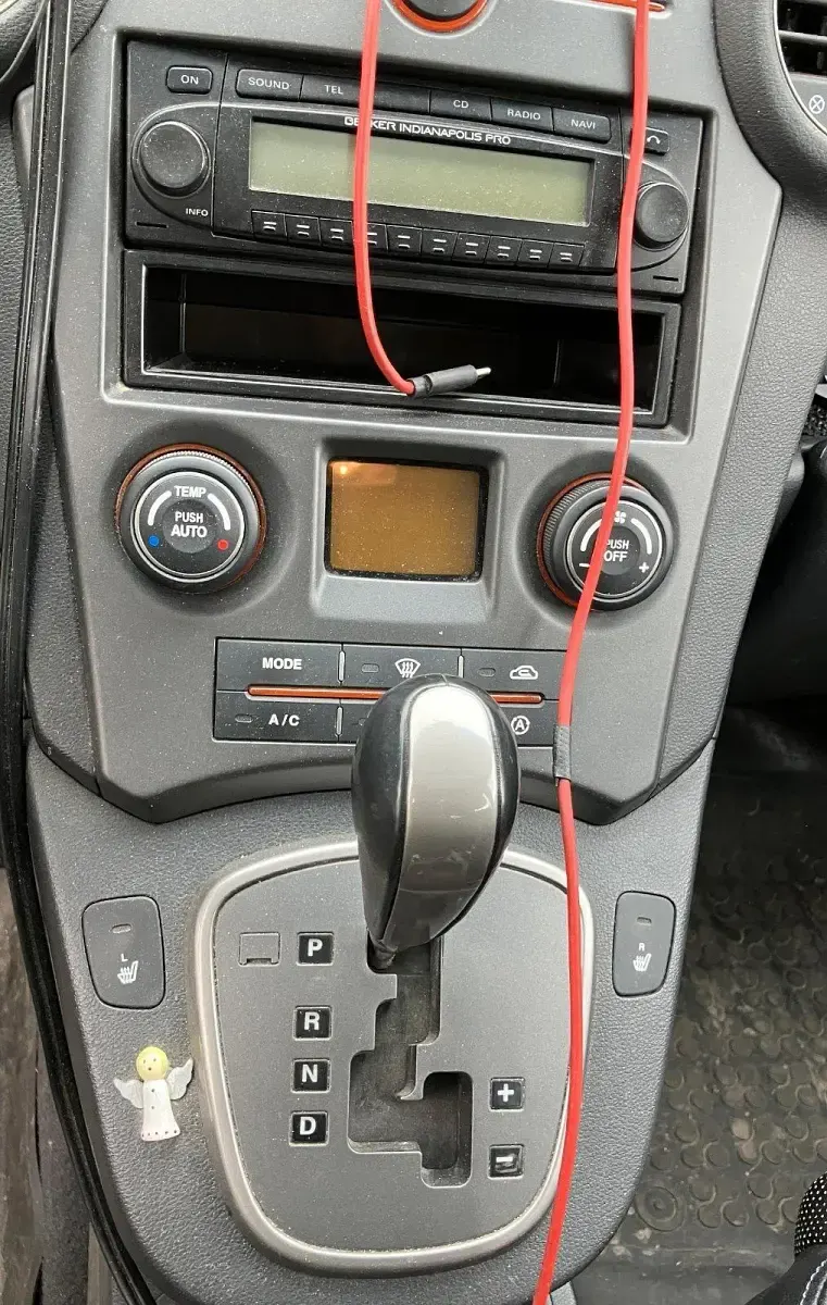 Gebraucht Kia Carens 144 PS (105 kW) 2008 Rot Van / Kleinbus