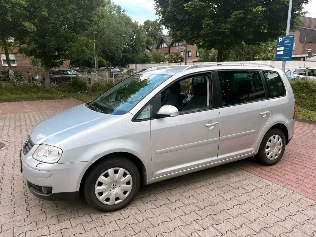 Gebraucht VW Touran 105 PS (77 kW) 2005 Silber Van / Kleinbus
