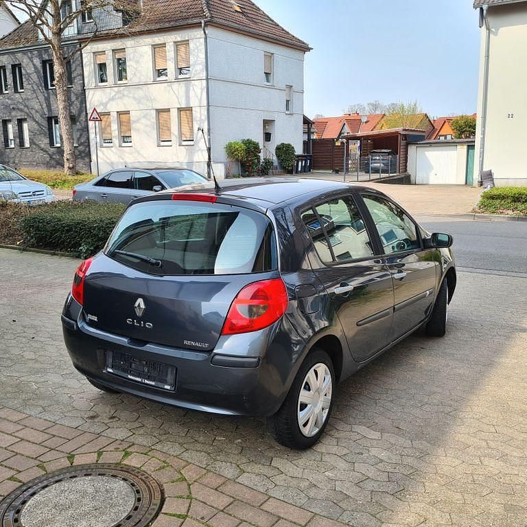 Gebraucht Renault Clio II Dynamique 75 PS (55 kW) 2005 Grau Limousine