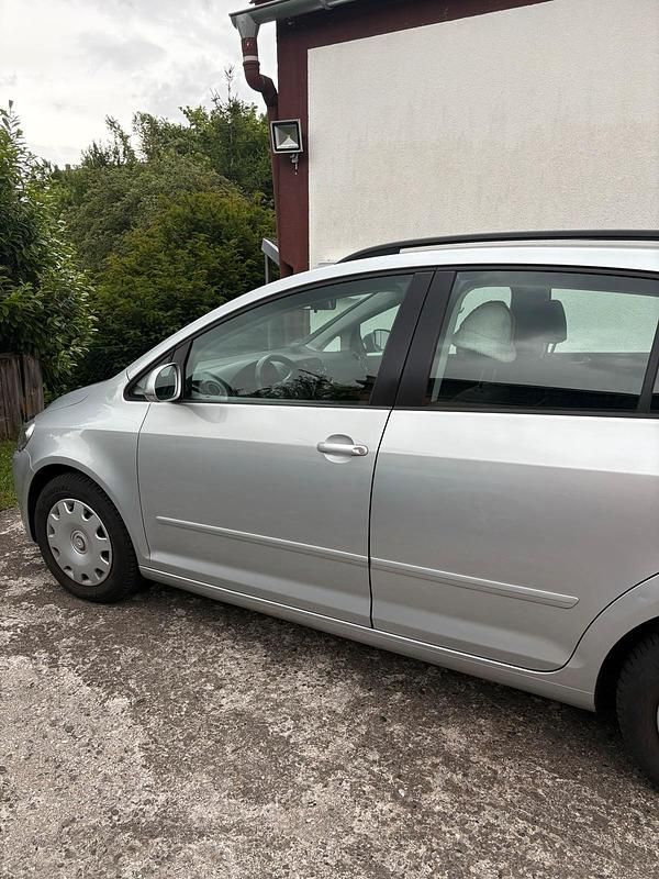 Gebraucht VW Golf Plus Cross 122 PS (89 kW) 2010 Silber Van / Kleinbus