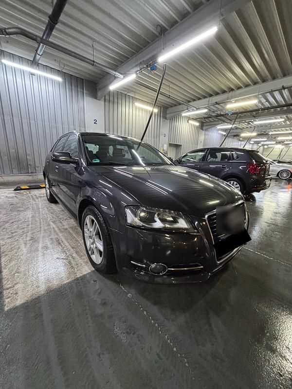 Gebraucht Audi A3 105 PS (77 kW) 2011 Grau Limousine