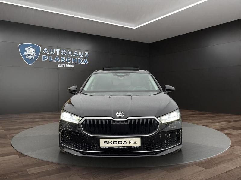 Gebraucht Skoda Superb Selection 193 PS (141 kW) 2025 Ebony schwarz Kombi