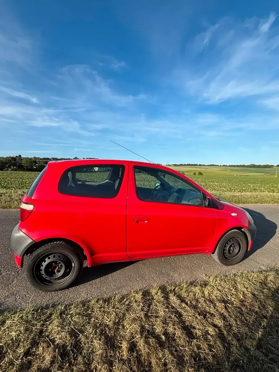Gebraucht Toyota Yaris 68 PS (50 kW) 2002 Rot Kleinwagen