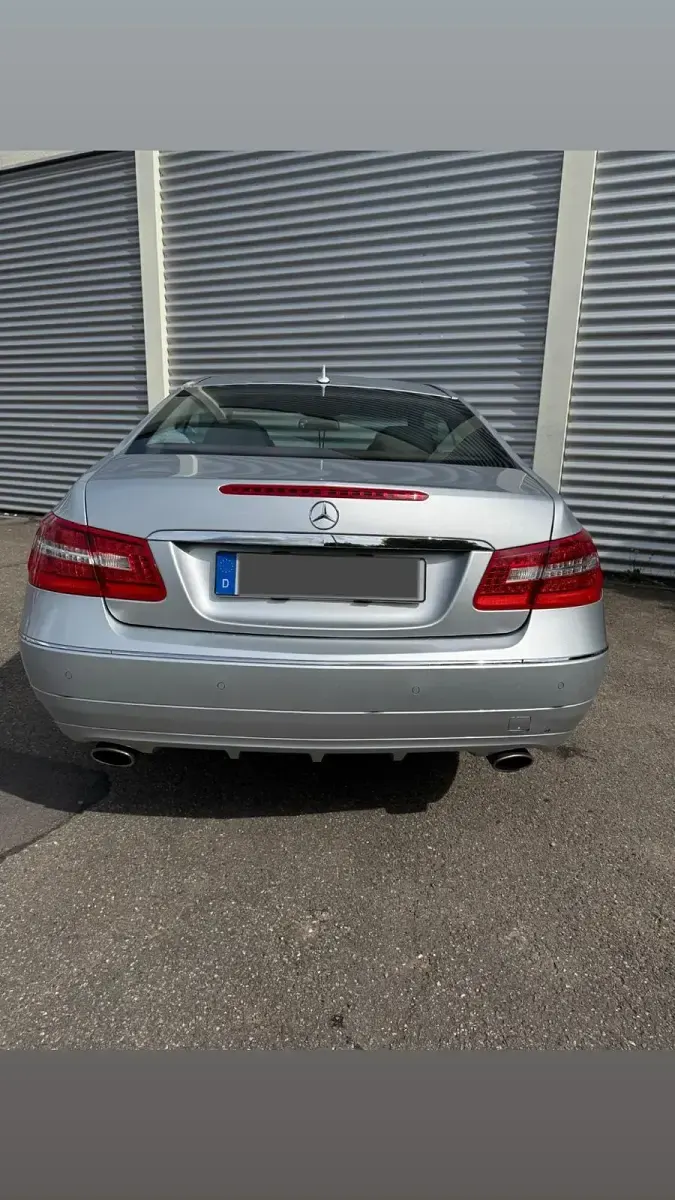 Gebraucht Mercedes E350 292 PS (214 kW) 2010 Silber Coupé