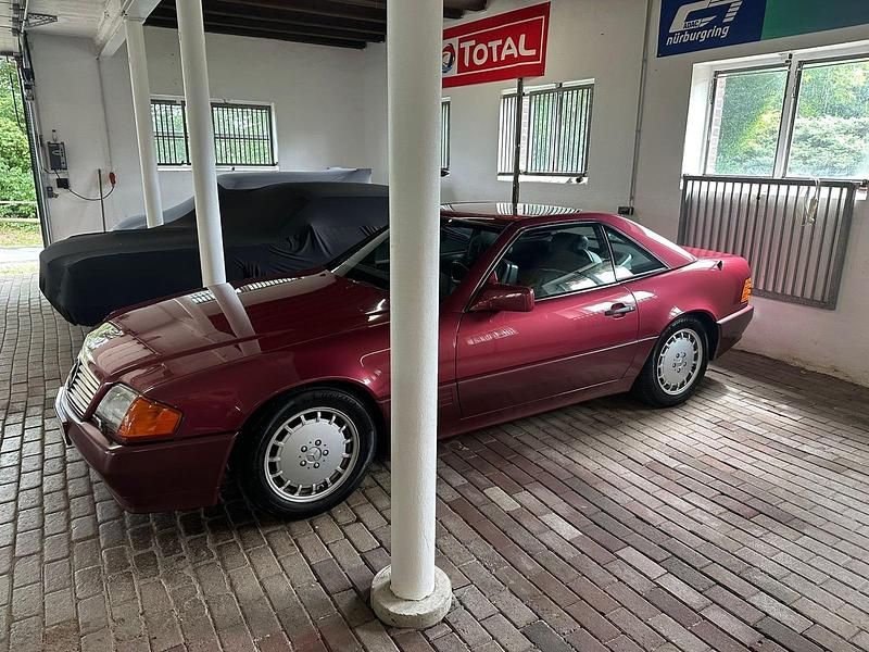 Rot Gebraucht 1990 Mercedes R500 Van / Kleinbus | 19.999 € - Bild 1/4