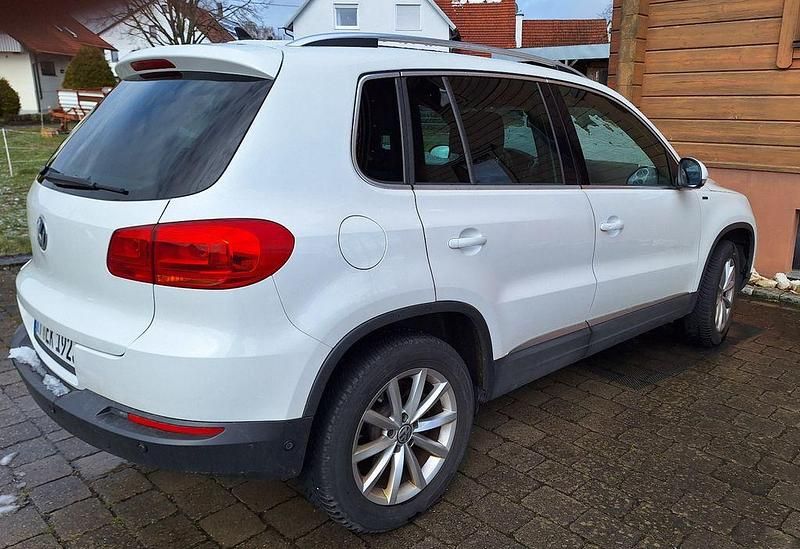 Gebraucht VW Tiguan LOUNGE 150 PS (110 kW) 2015 Weiß SUV