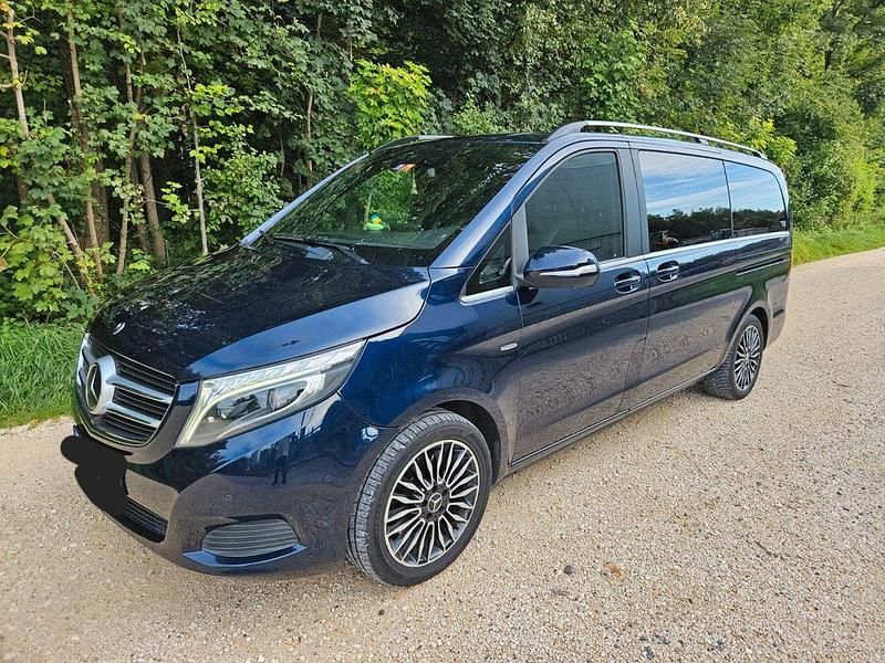 Blau Gebraucht 2014 Mercedes V250 Avantgarde Edition Van / Kleinbus | 19.900 € (Guter Preis) - Bild 1/4