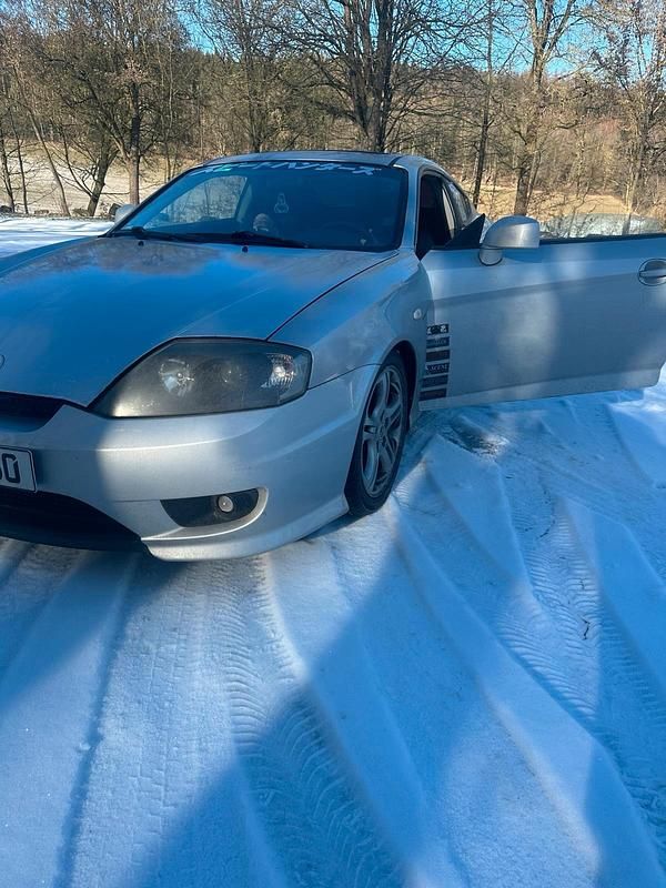 Gebraucht Hyundai Tuscani 143 PS (105 kW) 2005 Grau Coupé