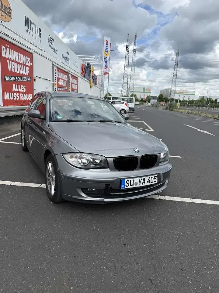 Gebraucht BMW 116 122 PS (89 kW) 2009 Grau Kleinwagen