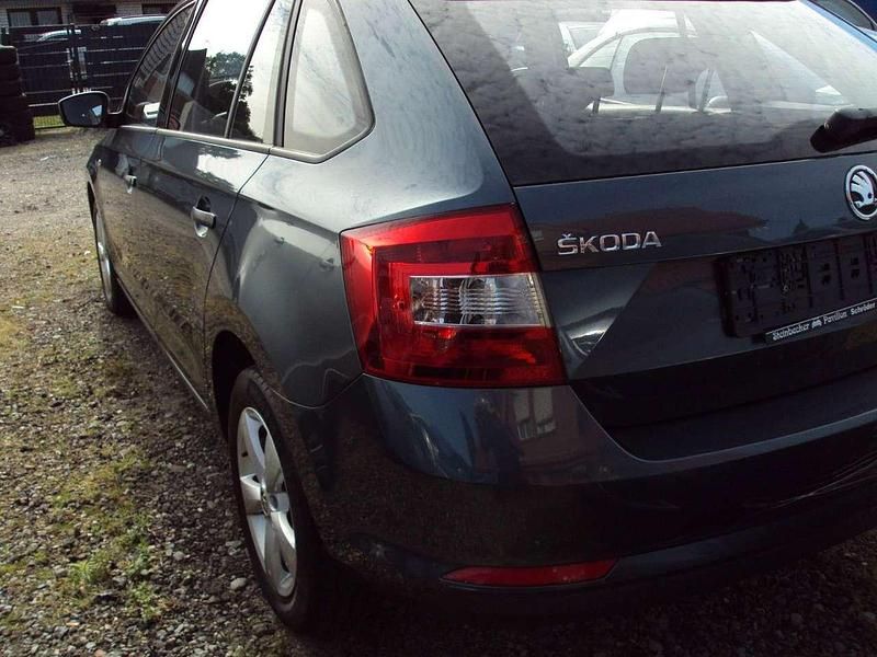 Gebraucht Skoda Rapid Active 105 PS (77 kW) 2015 Metalgrau metallic Limousine