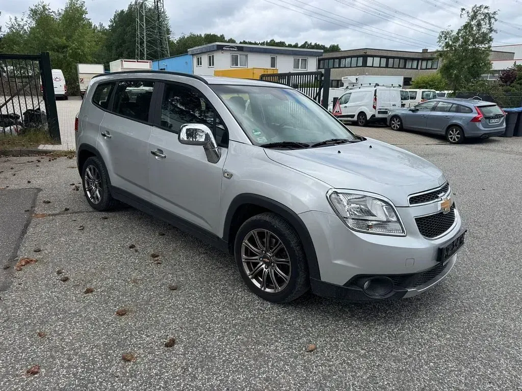 Gebraucht Chevrolet Orlando LT 141 PS (103 kW) 2012 Silber Van / Kleinbus