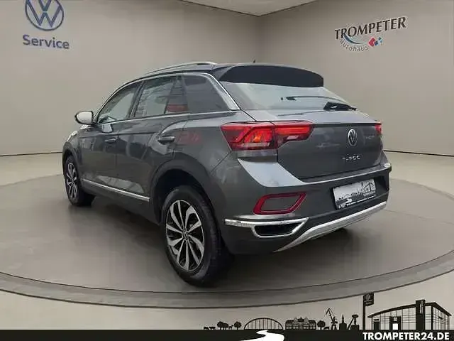 Second-hand VW T-Roc Style 150 CP (110 kW) 2022 Gri SUV