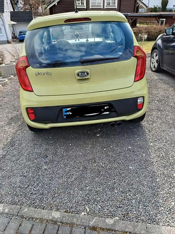 Gebraucht Kia Picanto Attract 69 PS (50 kW) 2012 Grün Kleinwagen