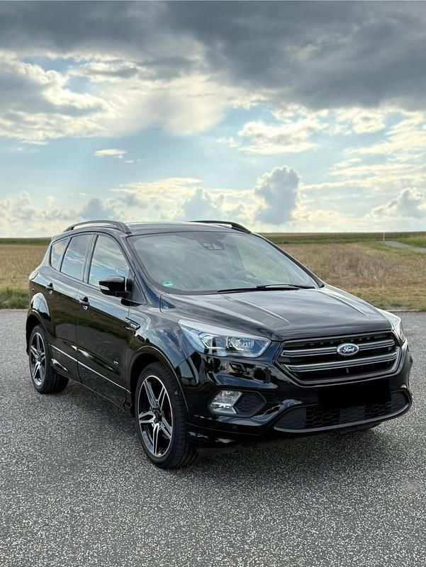 Schwarz Gebraucht 2018 Ford Kuga ST-Line SUV | 18.800 € (Fairer Preis) - Bild 1/4