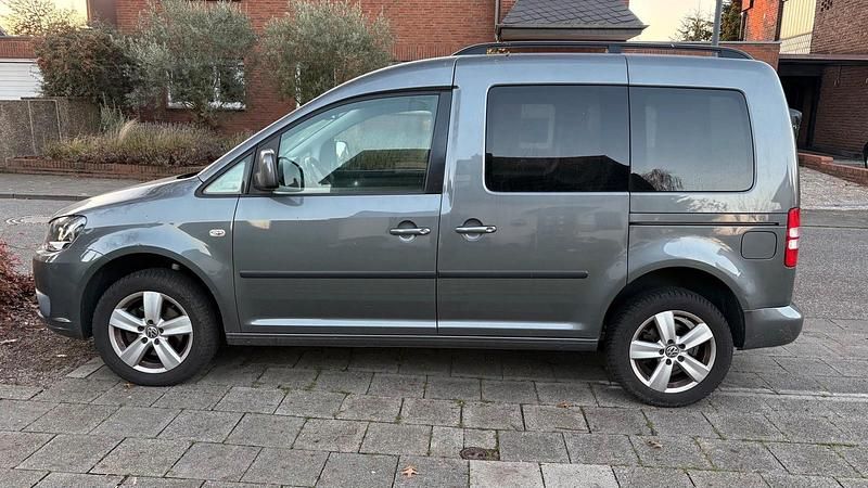 Grau Gebraucht 2010 VW Caddy Van / Kleinbus | 5.900 € (Fairer Preis) - Bild 1/4