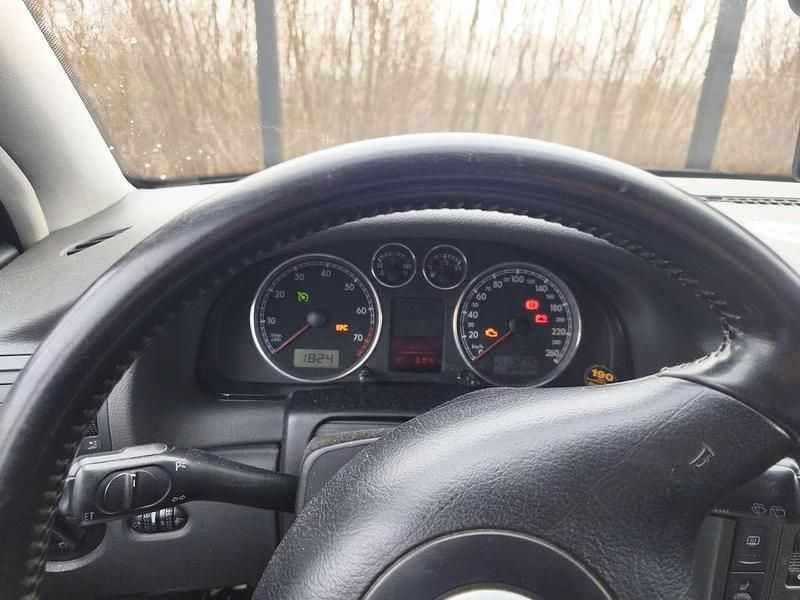 Gebraucht VW Passat 131 PS (96 kW) 2004 Limousine