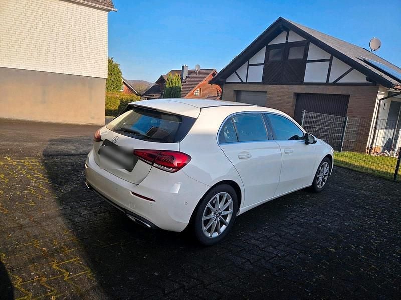 Gebraucht Mercedes A220 190 PS (139 kW) 2019 Weiß Limousine