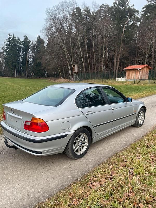 Gebraucht BMW 320 170 PS (125 kW) 2001 Silber Limousine