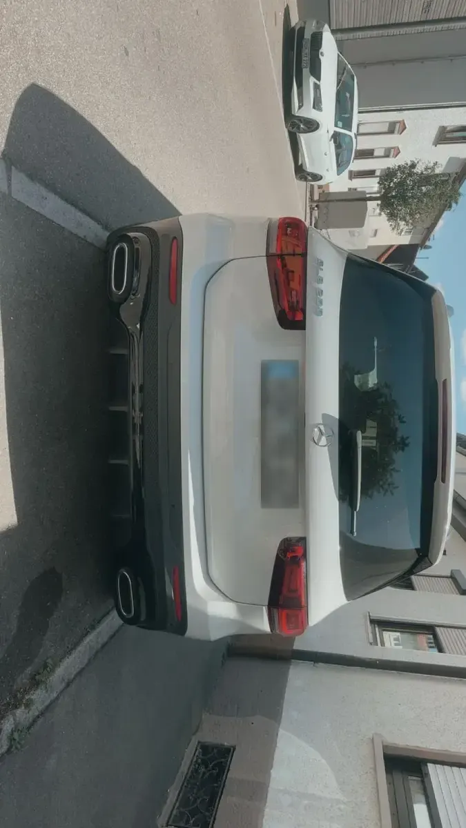 Gebraucht Mercedes GLB200 163 PS (119 kW) 2022 Weiß SUV