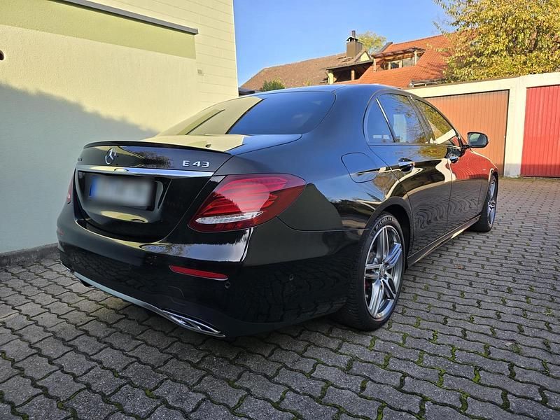 Gebraucht Mercedes E43 AMG AMG 401 PS (294 kW) 2018 Schwarz Limousine