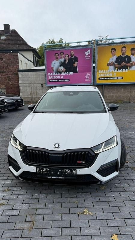 Weiß Gebraucht 2022 Skoda Octavia RS Kombi | 23.900 € (Guter Preis) - Bild 1/4
