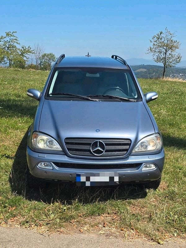 Blau Gebraucht 2004 Mercedes ML270 SUV | 3.800 € (Guter Preis) - Bild 1/4